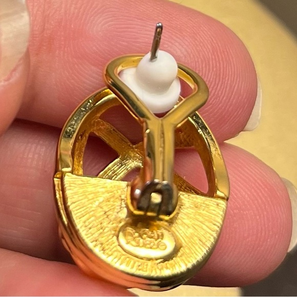 Joan Rivers Gold Tone Geometric Clip Earrings - Picture 4 of 6